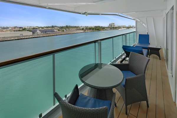 RCI, Jewel, Owner's Suite, One Bedroom 1.jpg